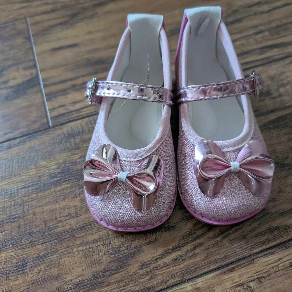 💥3/$24 Pink Glitter Shoes With‎ Bow Detail